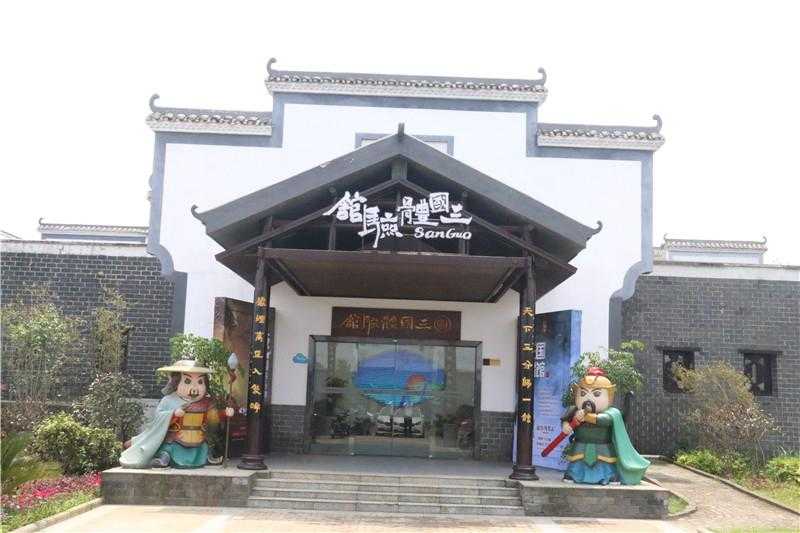 景區(qū)標(biāo)識設(shè)計中，內(nèi)部結(jié)構(gòu)布局應(yīng)該怎么做？